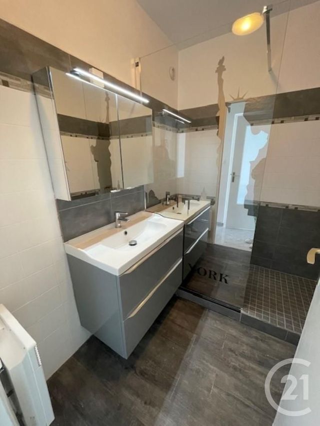 Appartement F2 à louer - 2 pièces - 45.86 m2 - CAGNES SUR MER - 06 - PROVENCE-ALPES-COTE-D-AZUR - Century 21 Gilles Bossé Immobilier