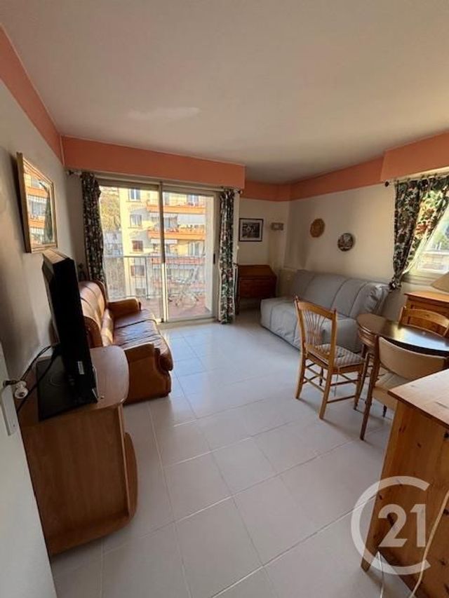 Appartement F2 à louer - 2 pièces - 39.38 m2 - NICE - 06 - PROVENCE-ALPES-COTE-D-AZUR - Century 21 Gilles Bossé Immobilier