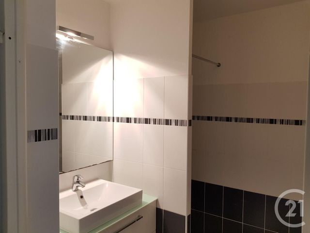 Appartement Studio à vendre - 1 pièce - 29.0 m2 - NICE - 06 - PROVENCE-ALPES-COTE-D-AZUR - Century 21 Gilles Bossé Immobilier