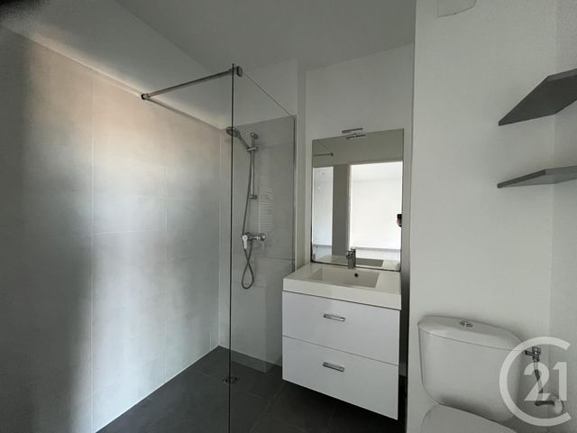 Appartement F2 à louer - 2 pièces - 41.8 m2 - NICE - 06 - PROVENCE-ALPES-COTE-D-AZUR - Century 21 Gilles Bossé Immobilier