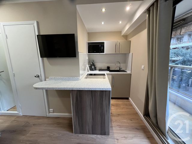 Appartement Studio à louer - 1 pièce - 16.04 m2 - NICE - 06 - PROVENCE-ALPES-COTE-D-AZUR - Century 21 Gilles Bossé Immobilier