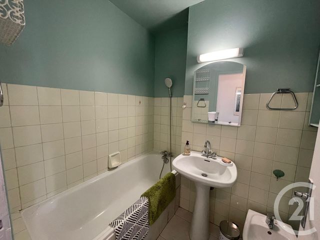 Appartement F2 à louer - 2 pièces - 55.77 m2 - NICE - 06 - PROVENCE-ALPES-COTE-D-AZUR - Century 21 Gilles Bossé Immobilier