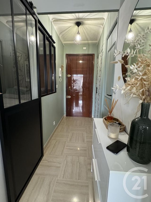 Appartement F1 à louer - 1 pièce - 30.96 m2 - NICE - 06 - PROVENCE-ALPES-COTE-D-AZUR - Century 21 Gilles Bossé Immobilier