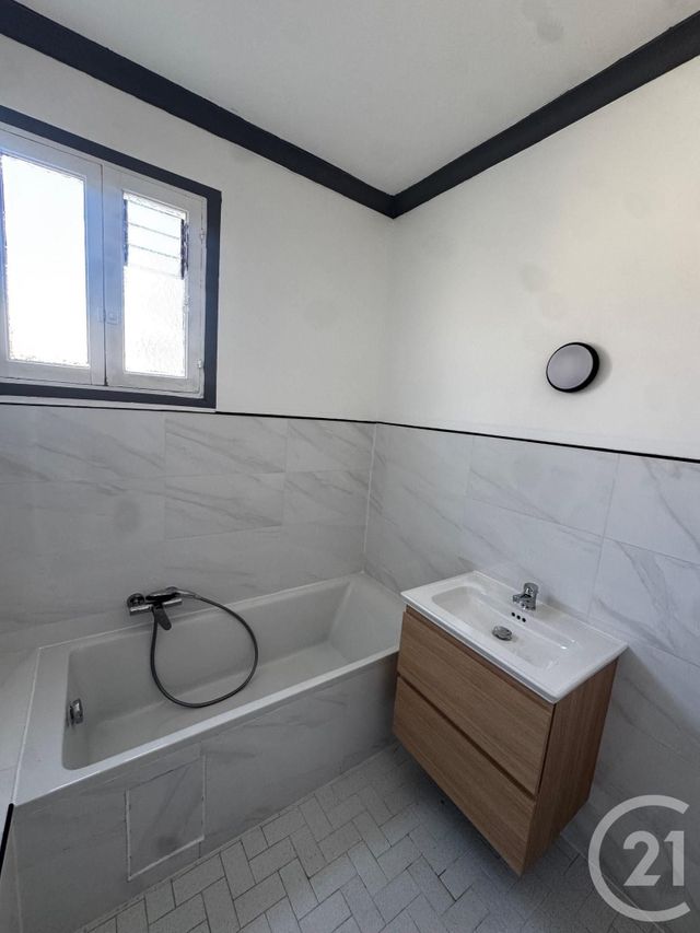 Appartement F3 à louer - 3 pièces - 71.83 m2 - NICE - 06 - PROVENCE-ALPES-COTE-D-AZUR - Century 21 Gilles Bossé Immobilier