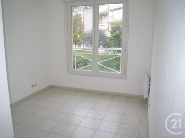 Appartement F2 à louer - 2 pièces - 42.43 m2 - ST ANDRE DE LA ROCHE - 06 - PROVENCE-ALPES-COTE-D-AZUR - Century 21 Gilles Bossé Immobilier