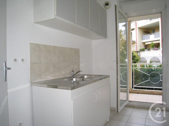 Appartement F2 à louer - 2 pièces - 42.43 m2 - ST ANDRE DE LA ROCHE - 06 - PROVENCE-ALPES-COTE-D-AZUR - Century 21 Gilles Bossé Immobilier