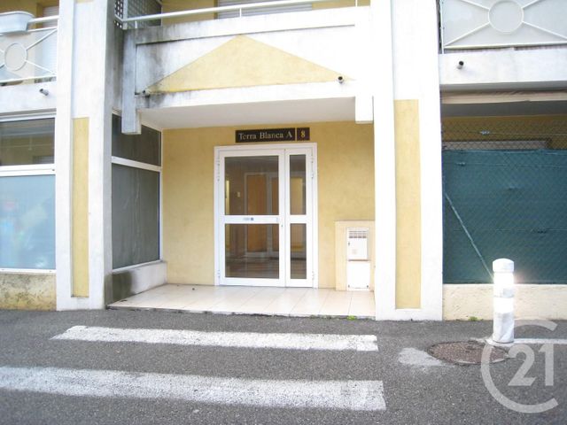 Appartement F2 à louer - 2 pièces - 42.43 m2 - ST ANDRE DE LA ROCHE - 06 - PROVENCE-ALPES-COTE-D-AZUR - Century 21 Gilles Bossé Immobilier