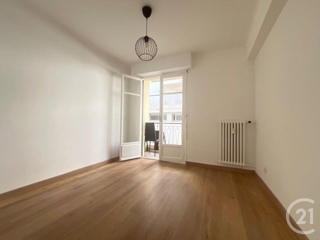 Appartement F3 à louer - 3 pièces - 56.3 m2 - NICE - 06 - PROVENCE-ALPES-COTE-D-AZUR - Century 21 Gilles Bossé Immobilier