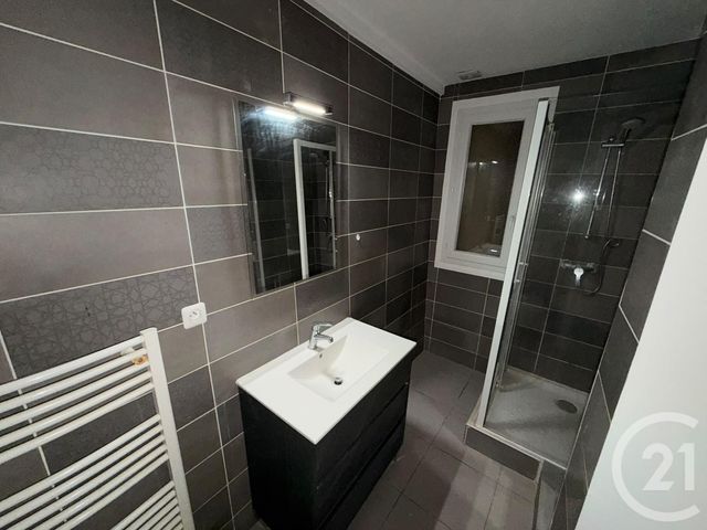 Appartement F3 à louer - 3 pièces - 43.02 m2 - NICE - 06 - PROVENCE-ALPES-COTE-D-AZUR - Century 21 Gilles Bossé Immobilier