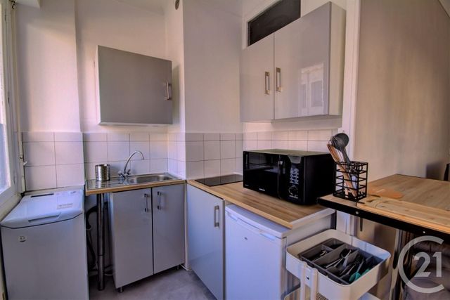 Appartement F1 à louer - 1 pièce - 26.75 m2 - NICE - 06 - PROVENCE-ALPES-COTE-D-AZUR - Century 21 Gilles Bossé Immobilier