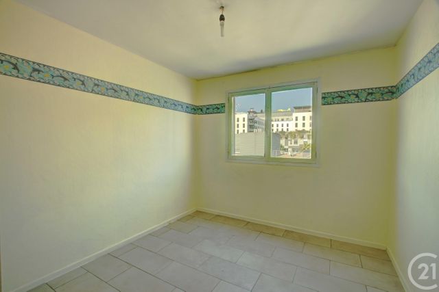Afficher la photo en grand Appartement F4 à vendre - 4 pièces - 80.45 m2 - NICE - 06 - PROVENCE-ALPES-COTE-D-AZUR - Century 21 Gilles Bossé Immobilier