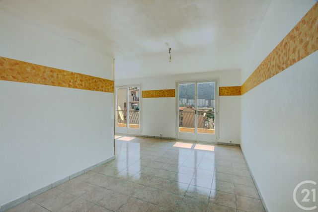 Afficher la photo en grand Appartement F4 à vendre - 4 pièces - 80.45 m2 - NICE - 06 - PROVENCE-ALPES-COTE-D-AZUR - Century 21 Gilles Bossé Immobilier