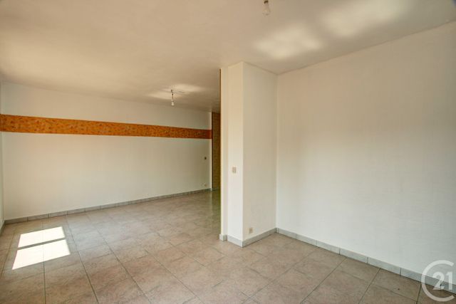 Afficher la photo en grand Appartement F4 à vendre - 4 pièces - 80.45 m2 - NICE - 06 - PROVENCE-ALPES-COTE-D-AZUR - Century 21 Gilles Bossé Immobilier