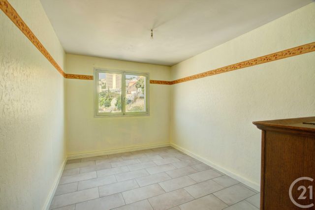 Afficher la photo en grand Appartement F4 à vendre - 4 pièces - 80.45 m2 - NICE - 06 - PROVENCE-ALPES-COTE-D-AZUR - Century 21 Gilles Bossé Immobilier
