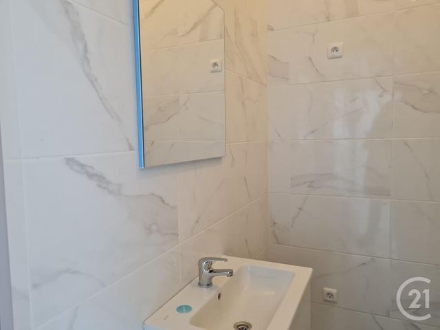 Appartement F2 à louer - 2 pièces - 45.7 m2 - NICE - 06 - PROVENCE-ALPES-COTE-D-AZUR - Century 21 Gilles Bossé Immobilier