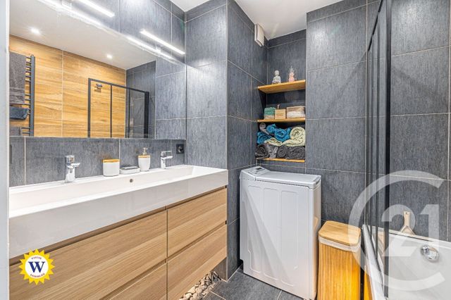 Appartement à vendre - 3 pièces - 58.29 m2 - NICE - 06 - PROVENCE-ALPES-COTE-D-AZUR - Century 21 Gilles Bossé Immobilier