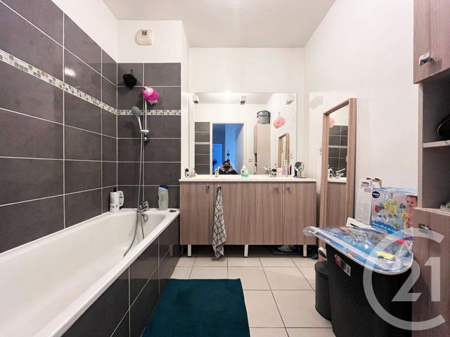 Appartement F3 à vendre - 3 pièces - 58.11 m2 - ST ANDRE DE LA ROCHE - 06 - PROVENCE-ALPES-COTE-D-AZUR - Century 21 Gilles Bossé Immobilier