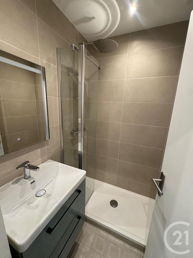 Appartement Studio à louer - 1 pièce - 31.0 m2 - NICE - 06 - PROVENCE-ALPES-COTE-D-AZUR - Century 21 Gilles Bossé Immobilier